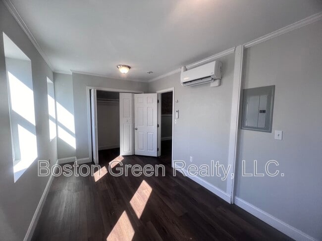 Building Photo - 315 Meridian St