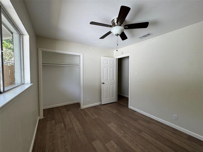 Building Photo - 9501 Quail Ct