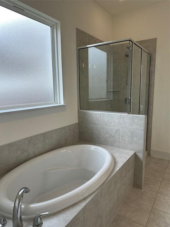 Building Photo - 11204 Charger Wy