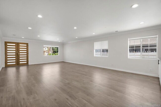 Building Photo - 5434 Sylvia Ave