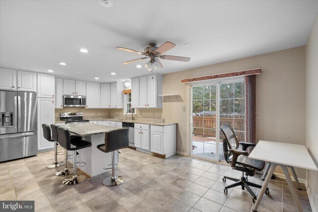 Building Photo - 2048 Pieris Ct