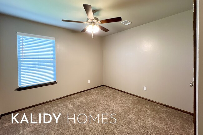 Building Photo - 12933 NW 3rd Terrace