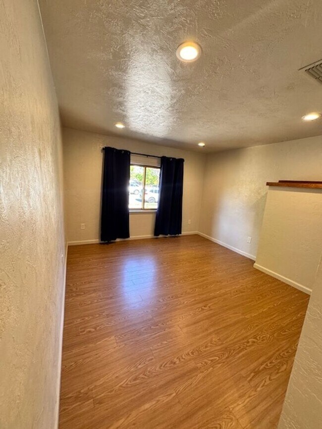 Building Photo - Charming Updated 4-Bedroom Home in the Garden Tract – Hardwood Floors, Central Air, 2-Car Garage ...