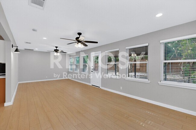 Building Photo - 1408 Seely St