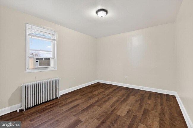 Building Photo - 3207 11th Pl SE