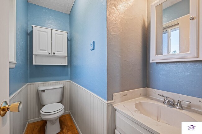 Building Photo - 5911 S 137th St
