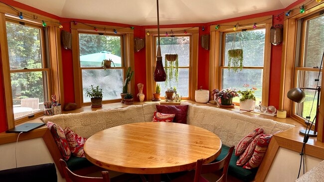 Building Photo - Gorgeous entire home in Cambridge Nature available 9/1/26
