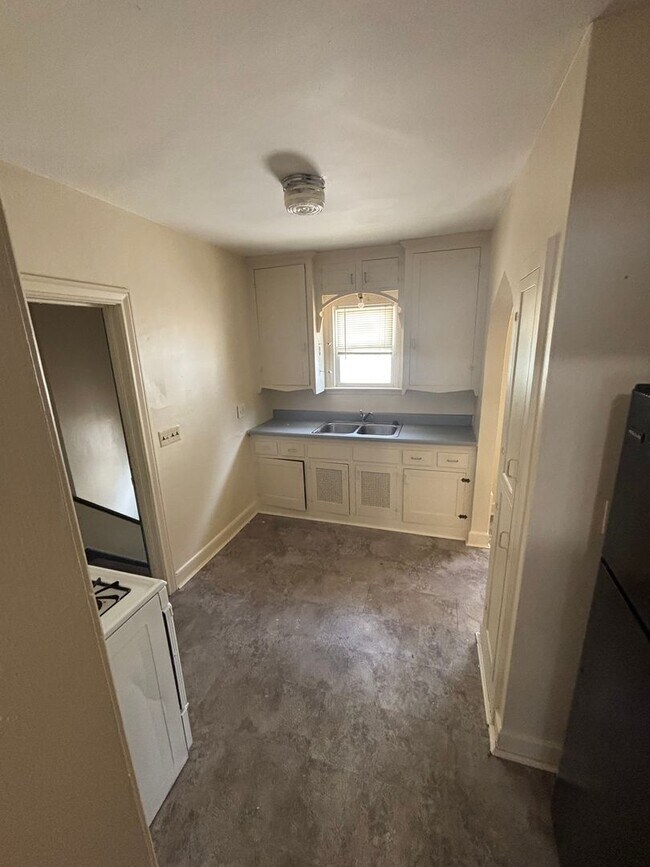Building Photo - 2634 Calverton Rd