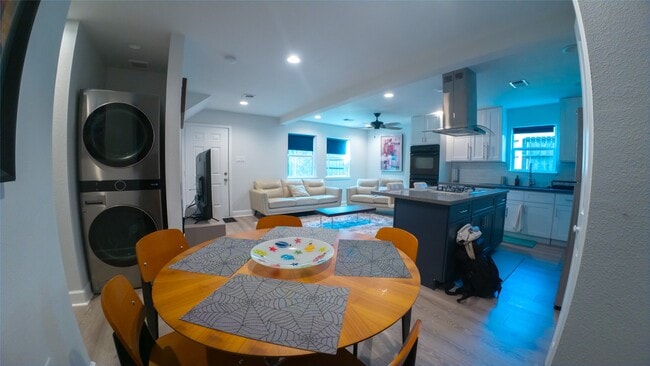 Building Photo - 10326 Meadow Lake Ln