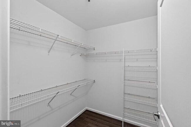 Building Photo - 5565 Seminary Rd
