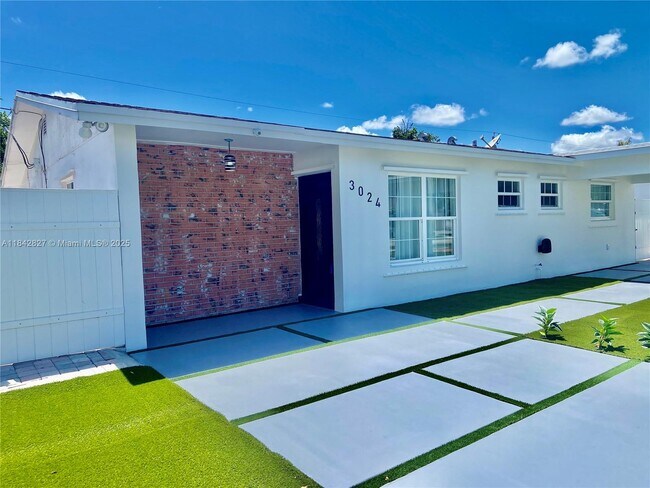 Building Photo - 3024 N 73rd Ter