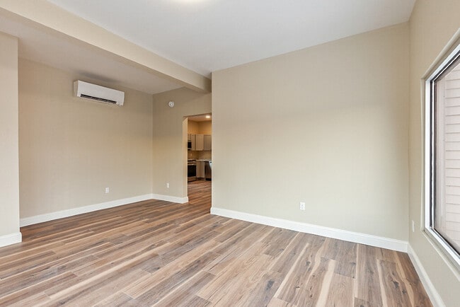 Building Photo - 392 S Main St