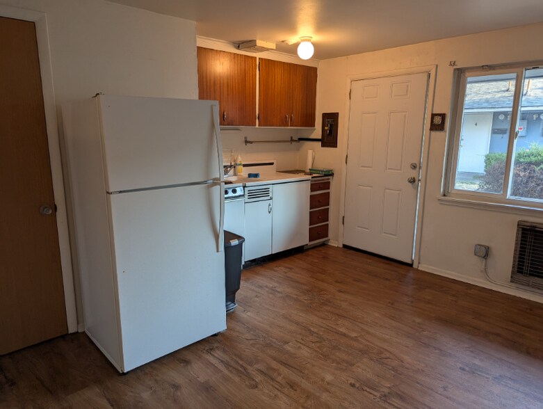 Building Photo - 6542 Ravenna Ave NE