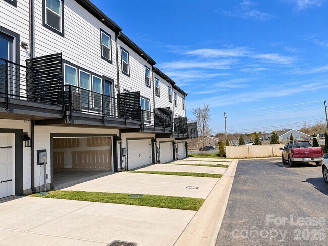 Building Photo - 3009 Rexton Ln