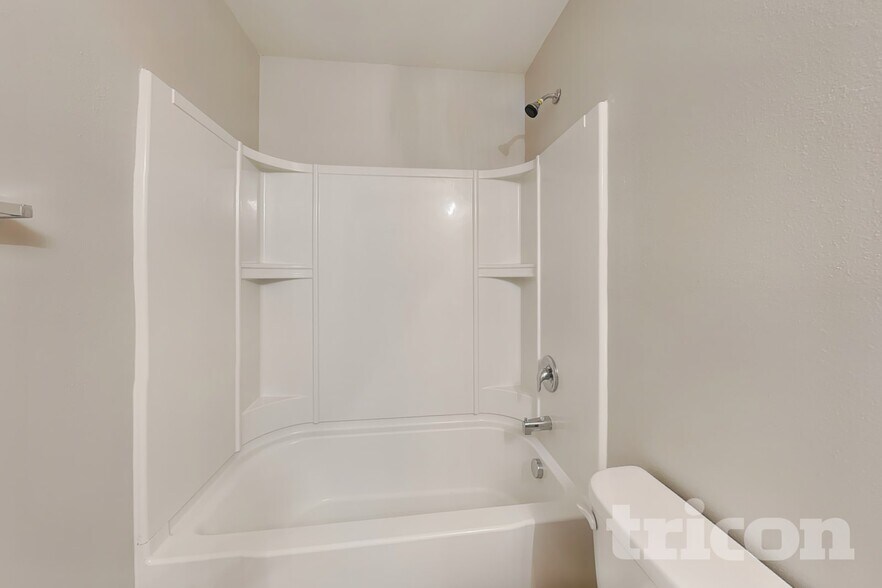 Building Photo - 6931 Savanna Springs Dr