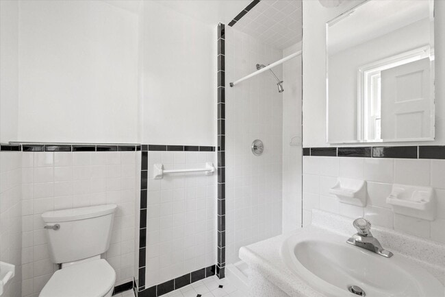 Building Photo - 7014 Beechwood Dr