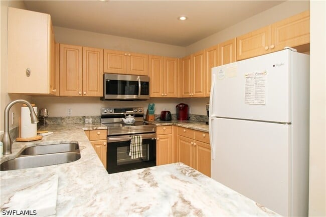 Building Photo - 519 Roma Ct