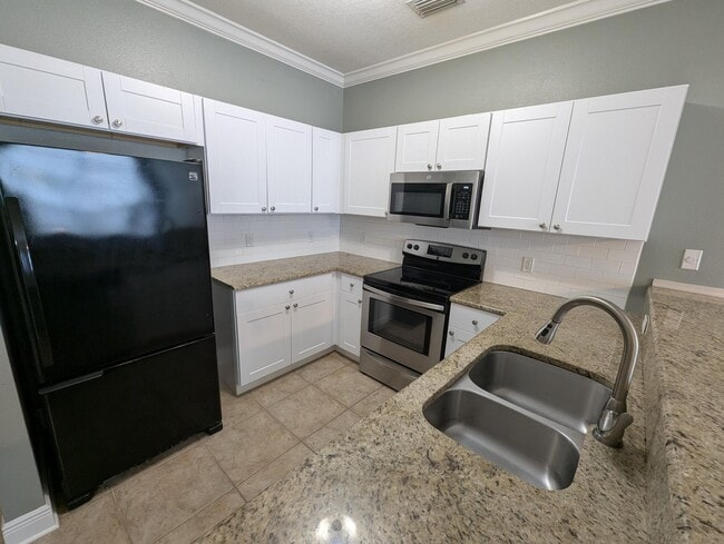Building Photo - 2160 Hadleigh Hills Ct
