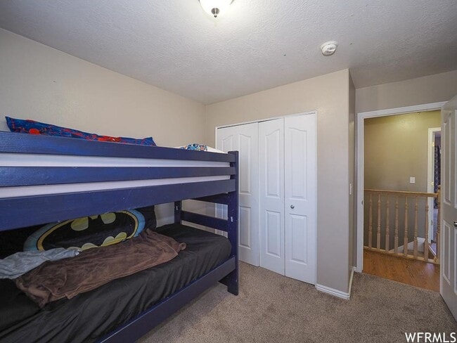 Building Photo - Spacious Rambler w attached 2 car garage!