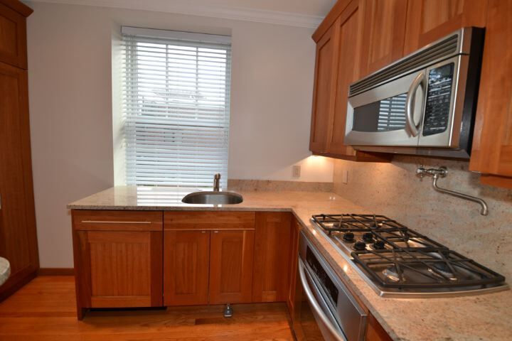 Building Photo - 3614 N Bosworth Ave