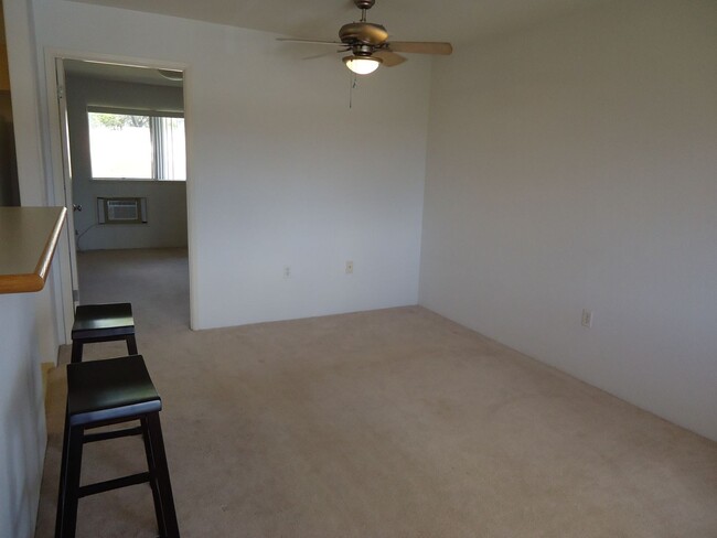 Building Photo - 1 Bedroom, 1 Bath, 1 Covered Parking in Mi...