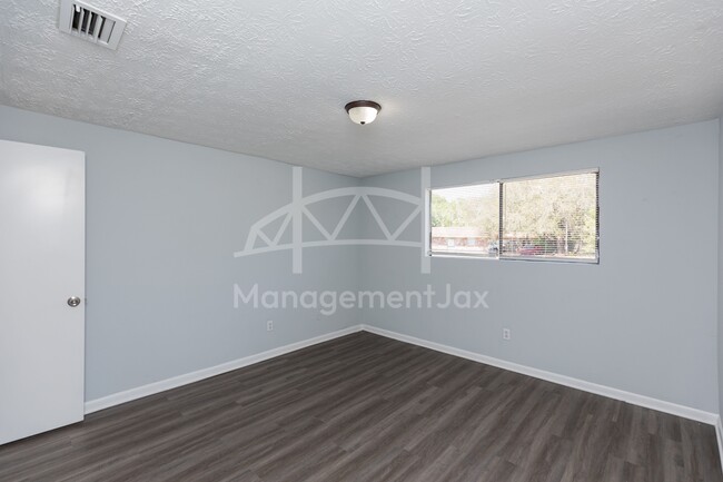 Building Photo - 4452 Bedivere Rd