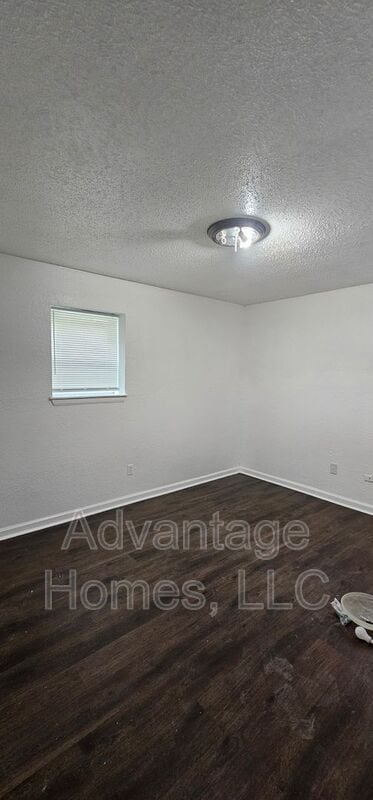 Building Photo - 711 N 70th St