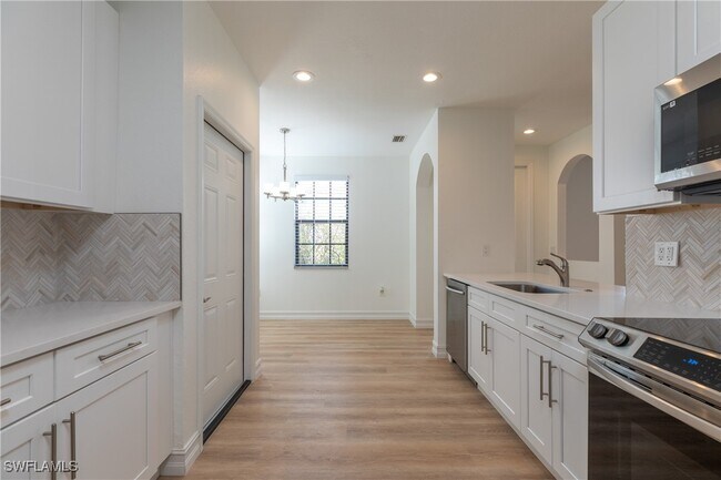 Building Photo - 15618 Summit Pl Cir