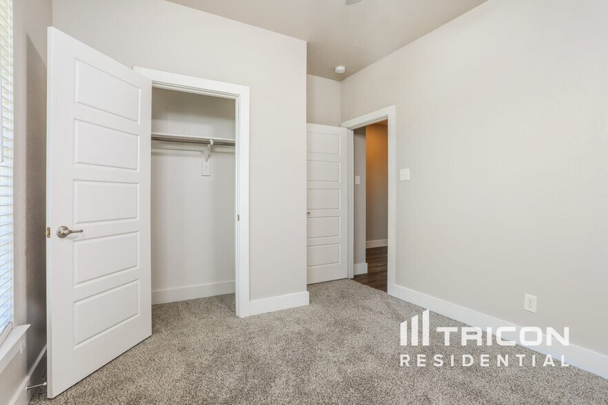 Building Photo - 10336 Ft Teran Trl