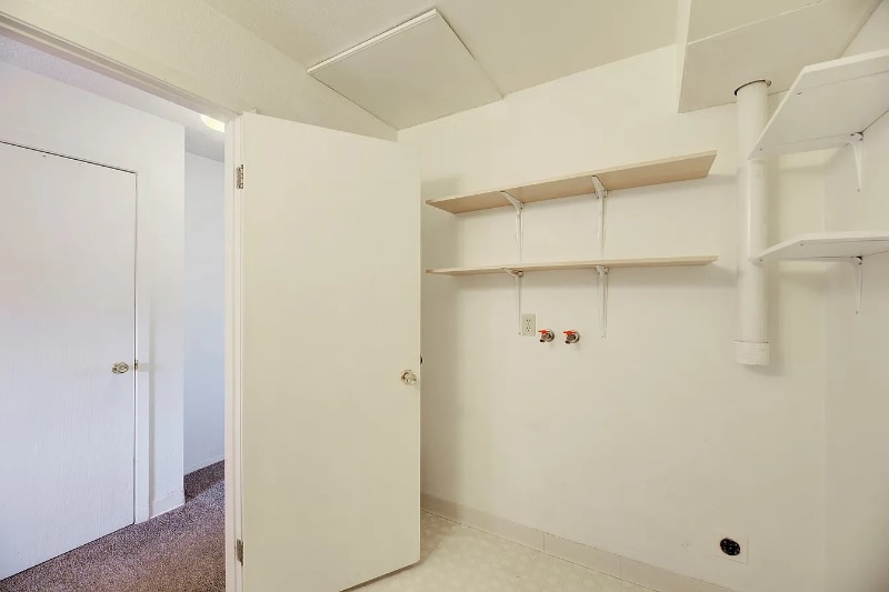 Building Photo - 923 Hialeah St