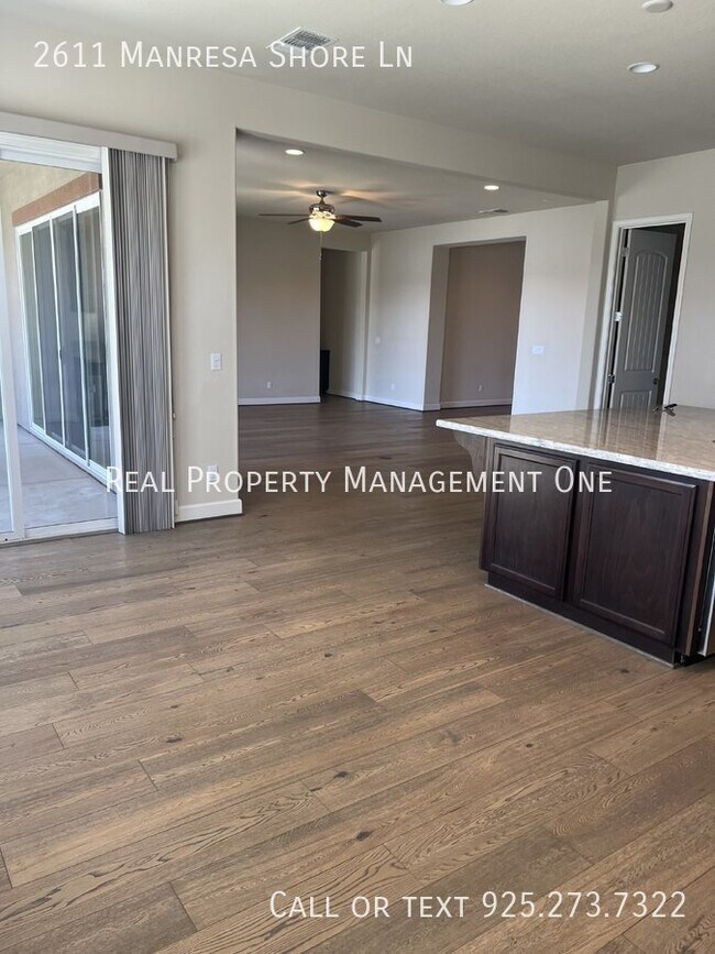 Building Photo - 2611 Manresa Shore Ln