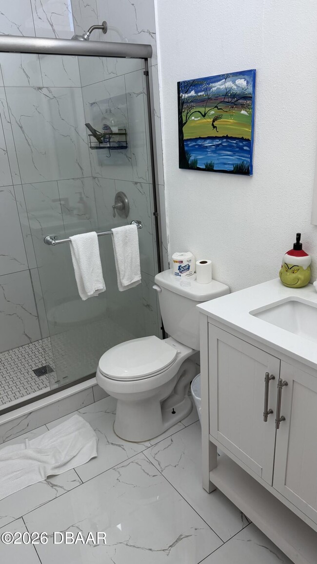 Building Photo - 215 Woodland Ave