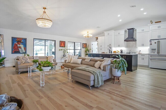 Building Photo - Ranch on 6 Acres