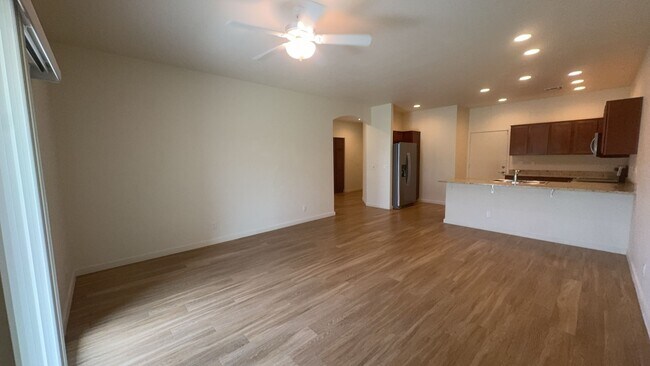 Building Photo - 2350 S Olivewood