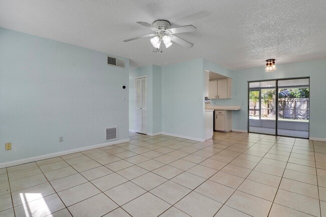 Building Photo - 2145 5th St