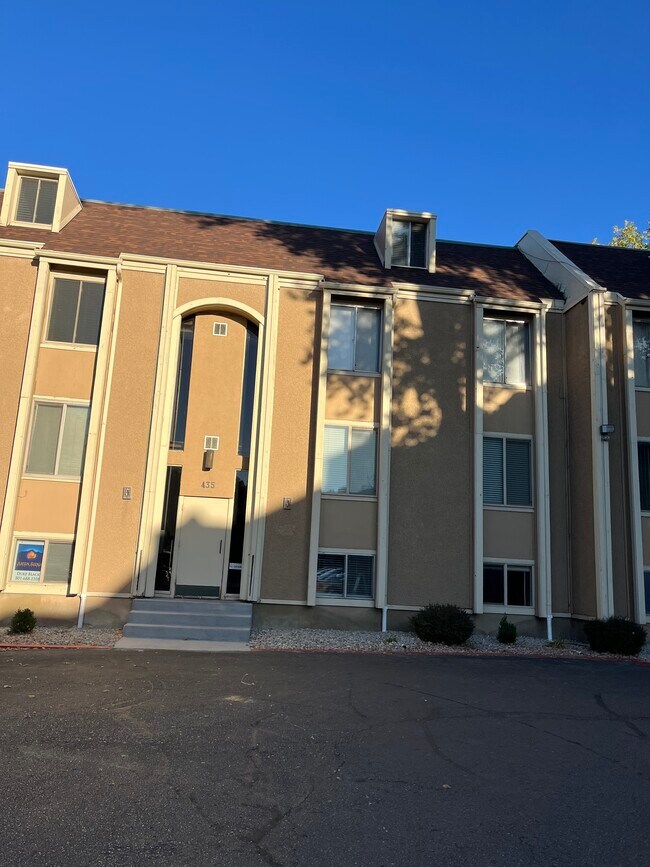 Building Photo - 435 E Creekside Cir