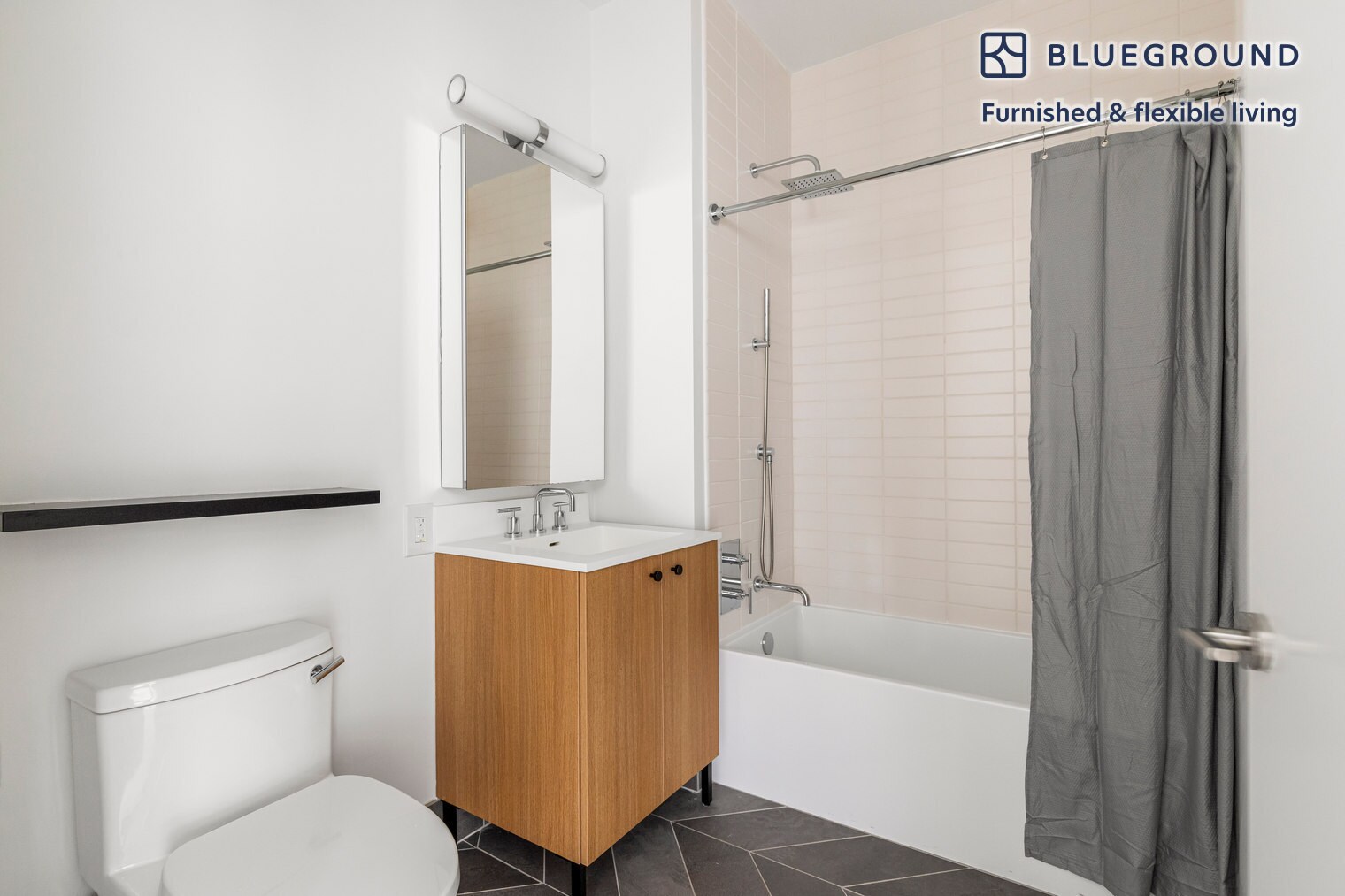 Building Photo - 160 Front St