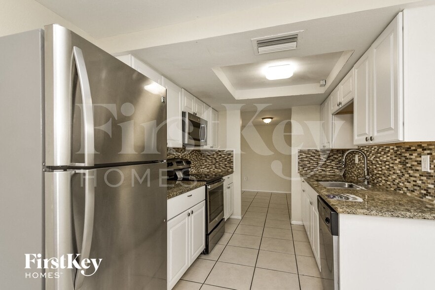 Building Photo - 9204 Lido Ln