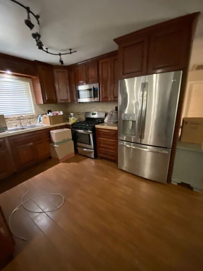 Building Photo - 2813 Coventry Dr