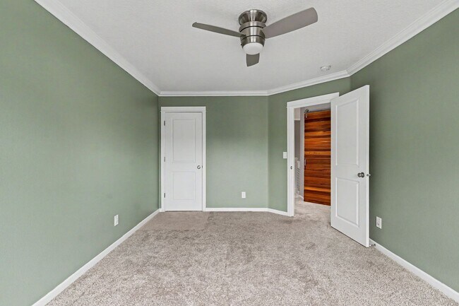 Building Photo - 1321 Chapman Hill Dr NW