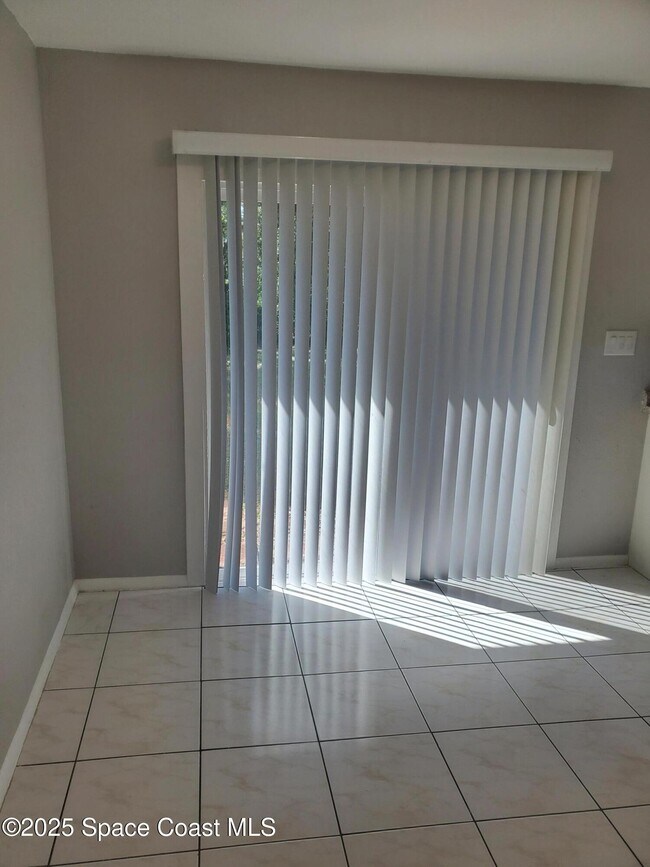 Building Photo - 1105 Santa Rosa Dr