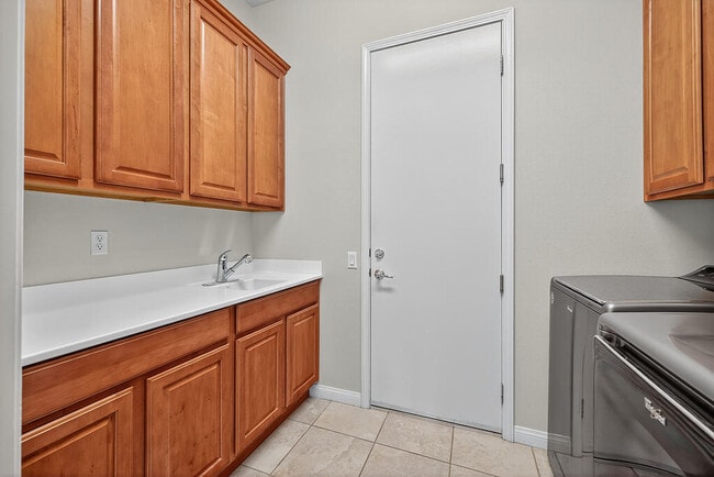 Building Photo - 81112 Avenida Lorena