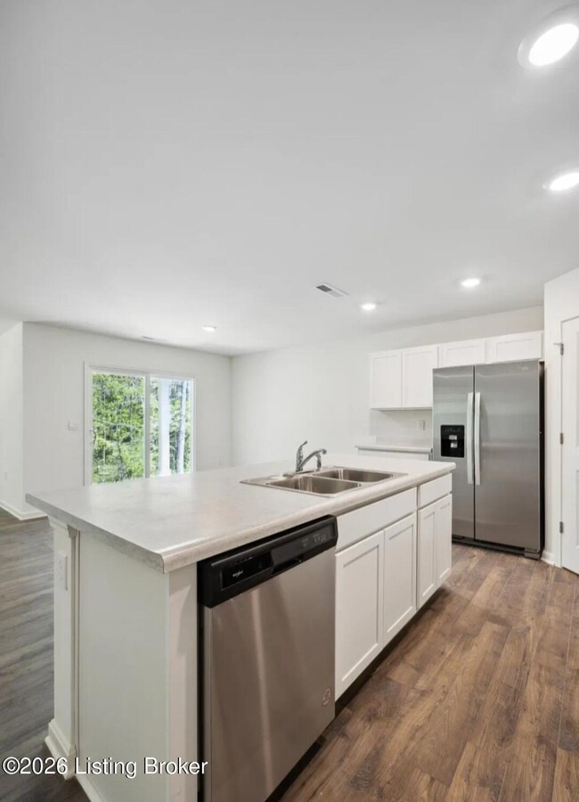 Building Photo - 156 Coral Springs Parkway