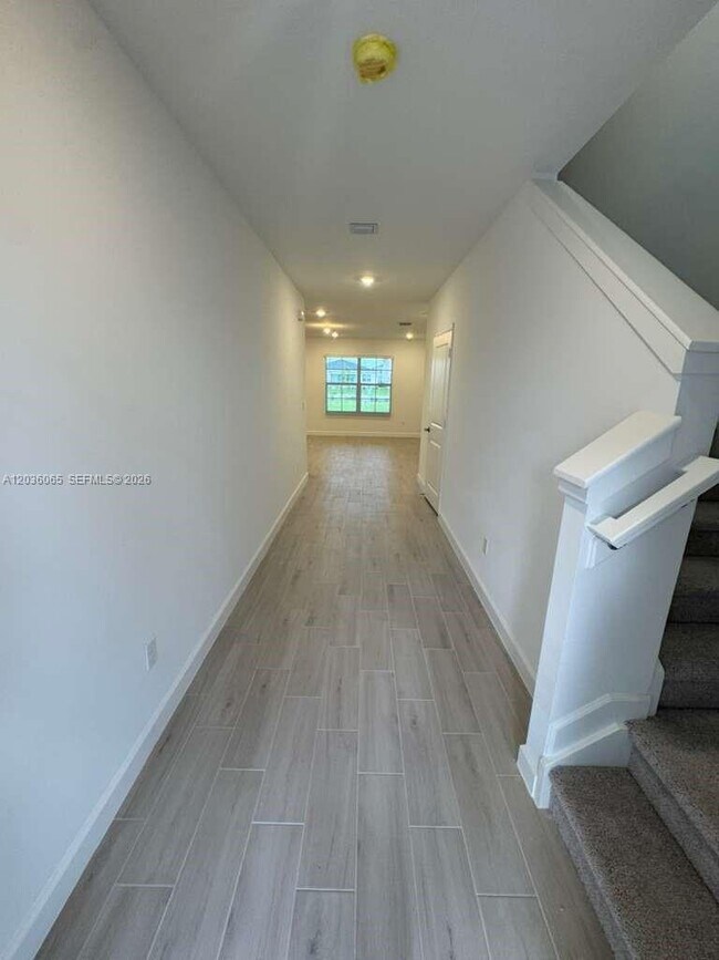 Building Photo - 1662 Hoot Owl Holw