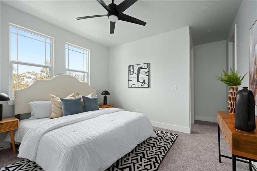 Building Photo - 14804 Arrowhead Dr