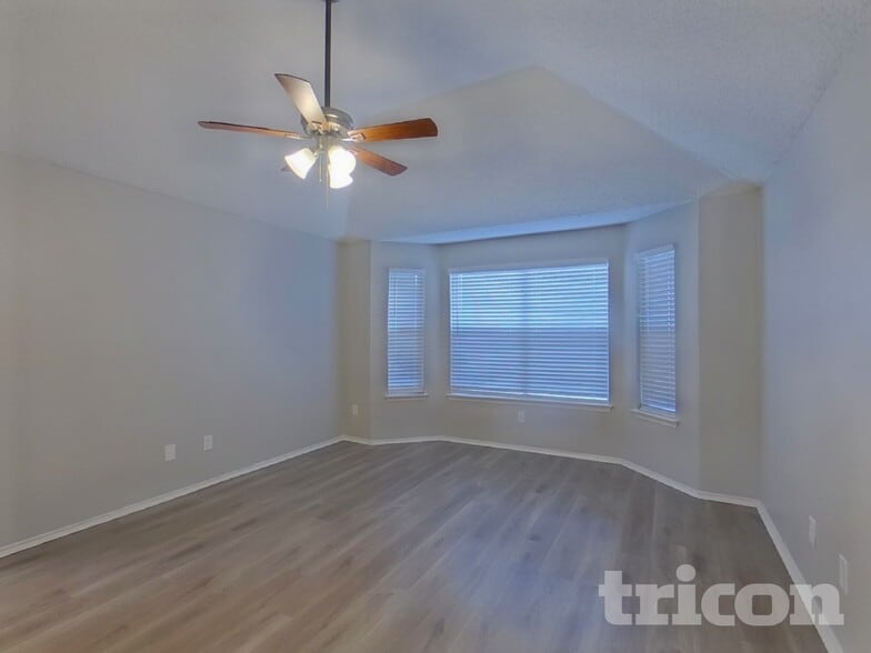 Building Photo - 907 Ponds Ct