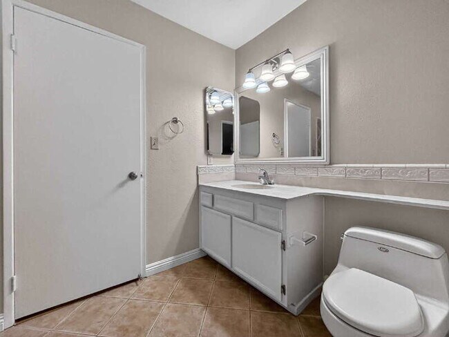 Building Photo - 1776 S Dallas Dr