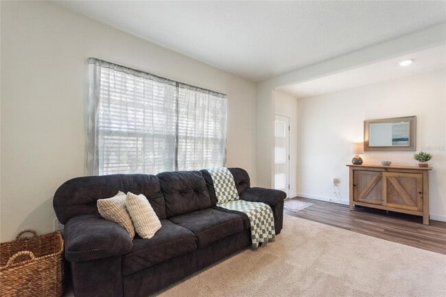 Building Photo - 421 Chayne Pl