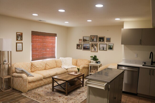 Building Photo - 356 Clintwood Dr