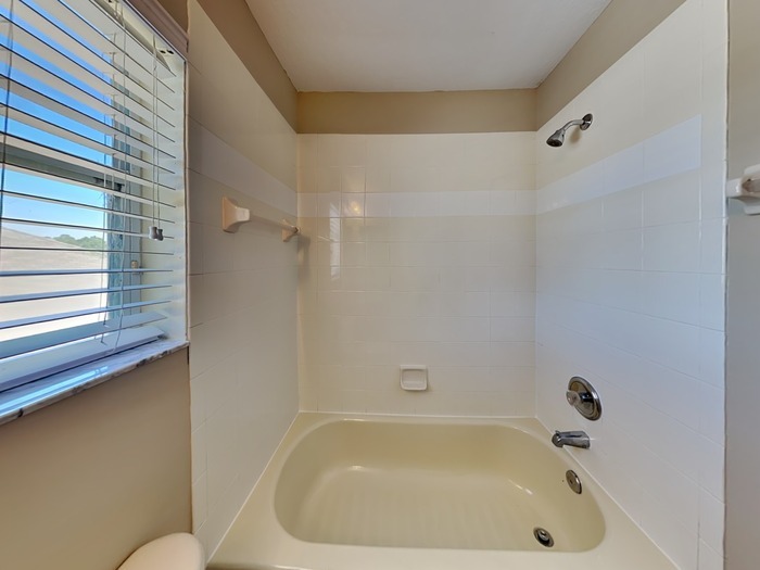 Building Photo - 1845 Holton Rd